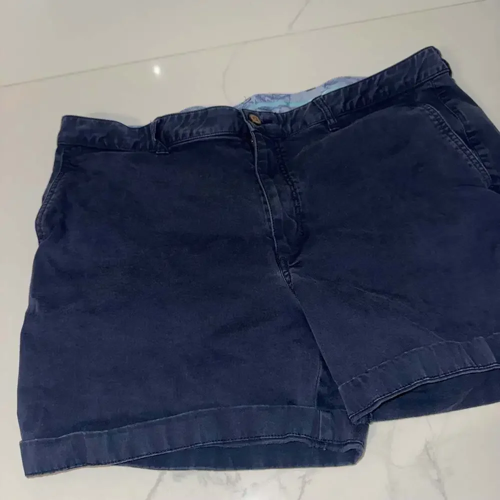 Tommy Bahama Navy Blue Cuffed Chino Shorts Size 40
